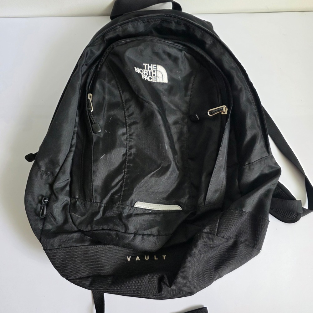 The North Face Vault Backpack Black Daypack School Travel Bag